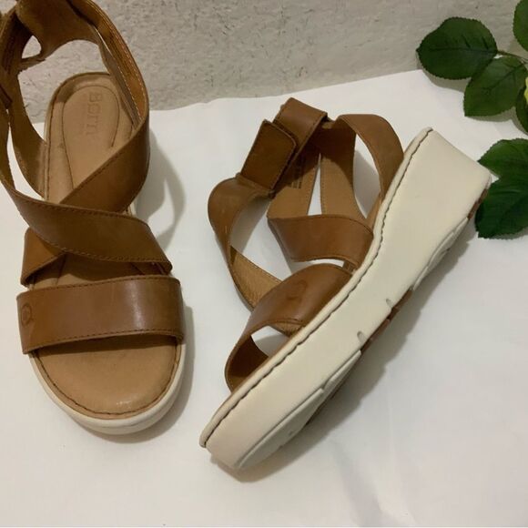 New Born Leather Criss Cross Tan Sandals Size 9  strappy  hook loop - Picture 7 of 9